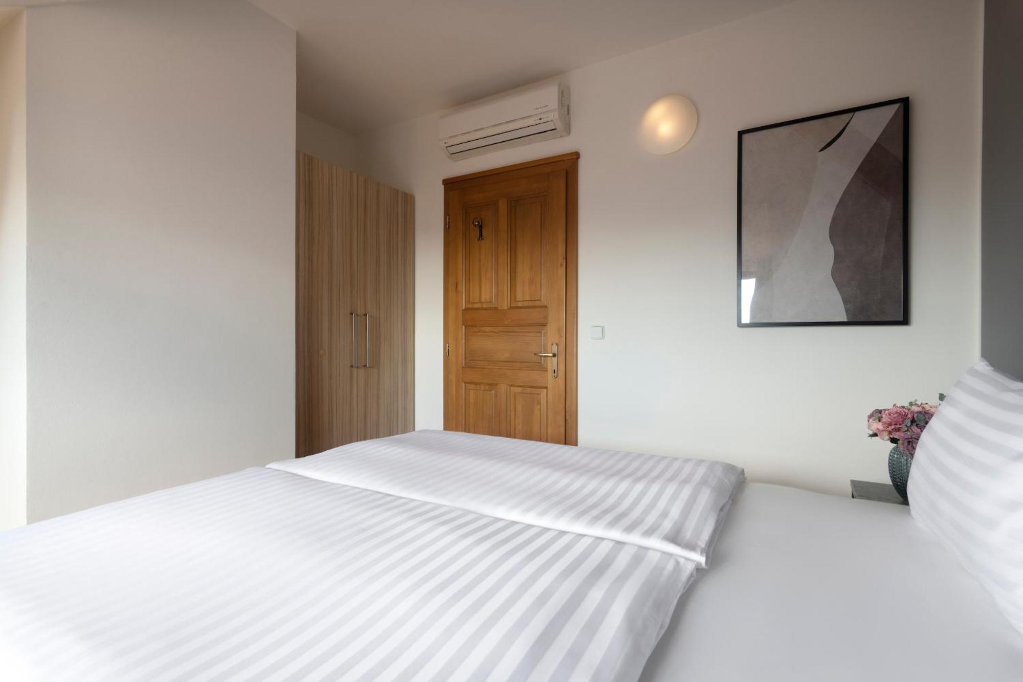 Bohemian Dreams Apartments And Suites By Dwellfort Прага Номер фото