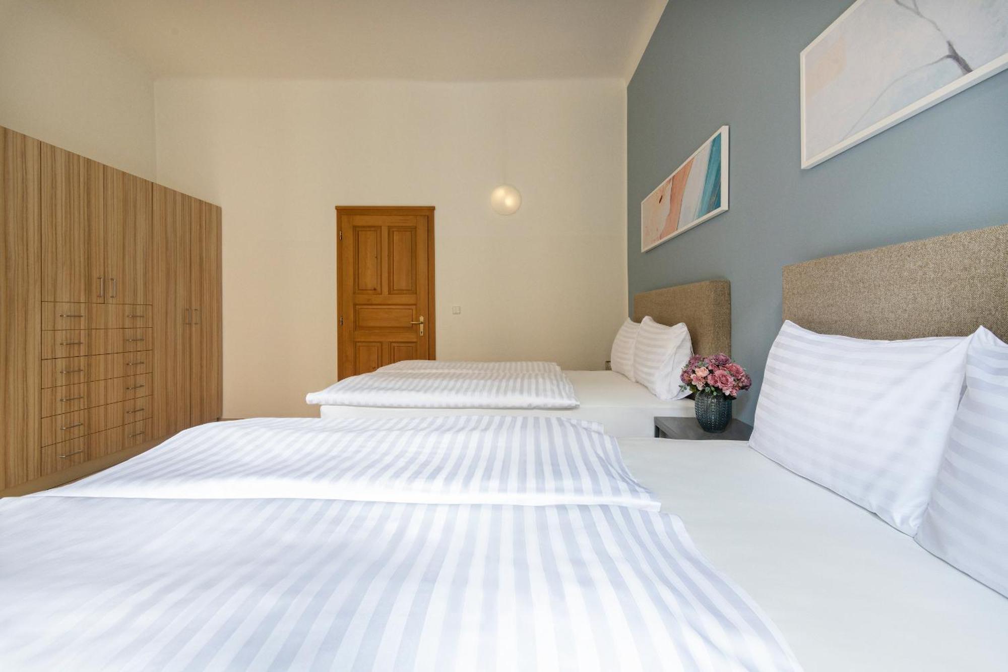 Bohemian Dreams Apartments And Suites By Dwellfort Прага Номер фото